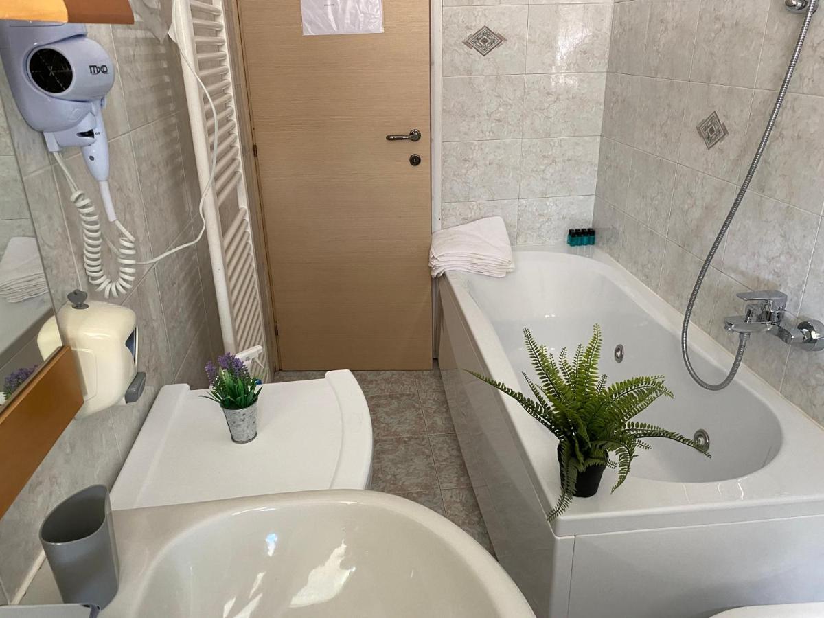 Casa Vacanza La Scaletta 카프리아테 산 제르바시오 외부 사진