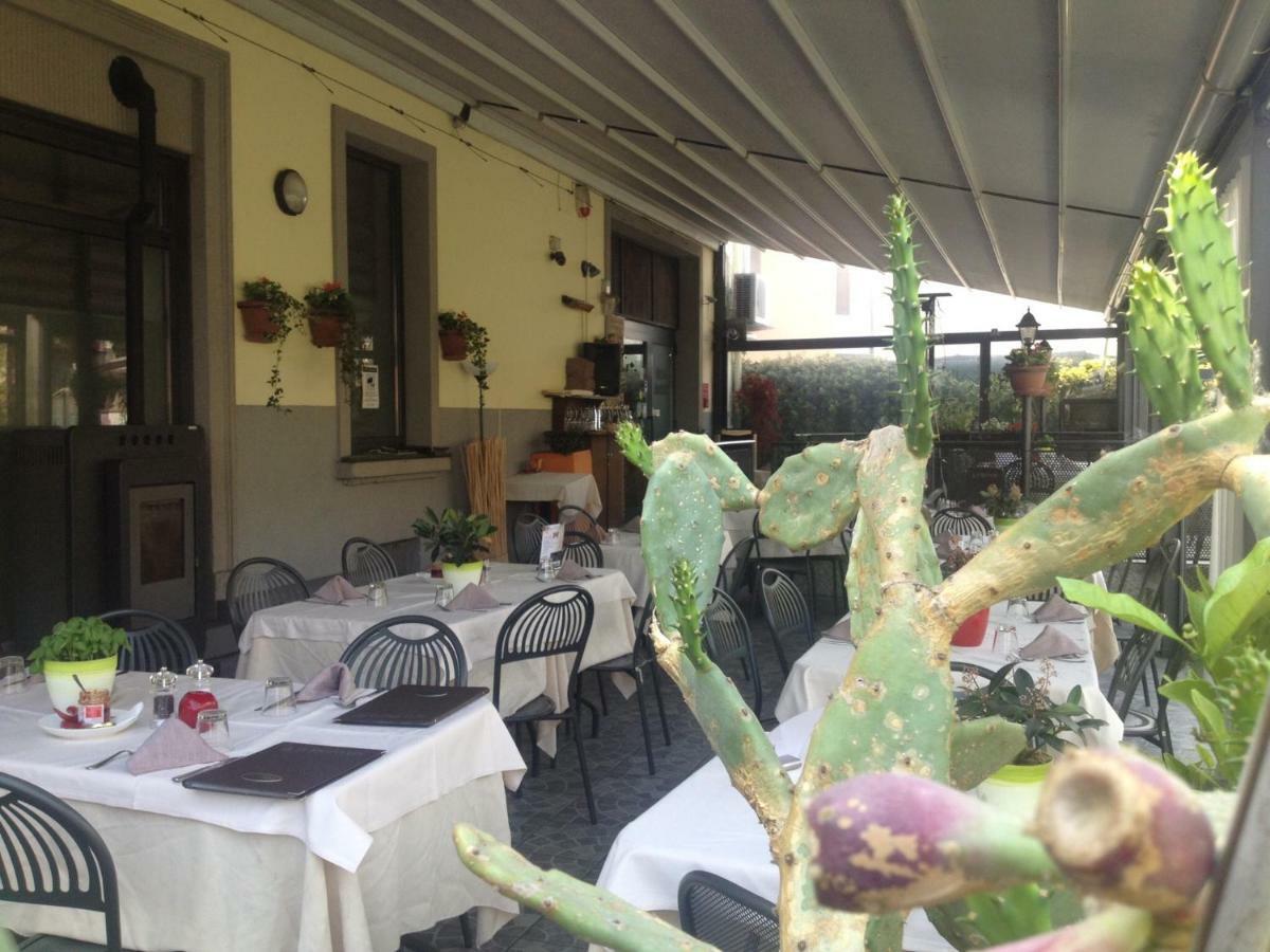 Casa Vacanza La Scaletta 카프리아테 산 제르바시오 외부 사진